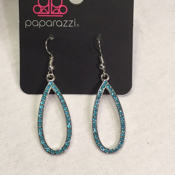 Blue Trio: 2 Earrings & 1 Ring. - Picture 4 of 6